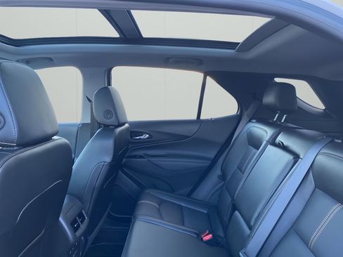 Used 2024 Chevrolet Equinox Premier image 12