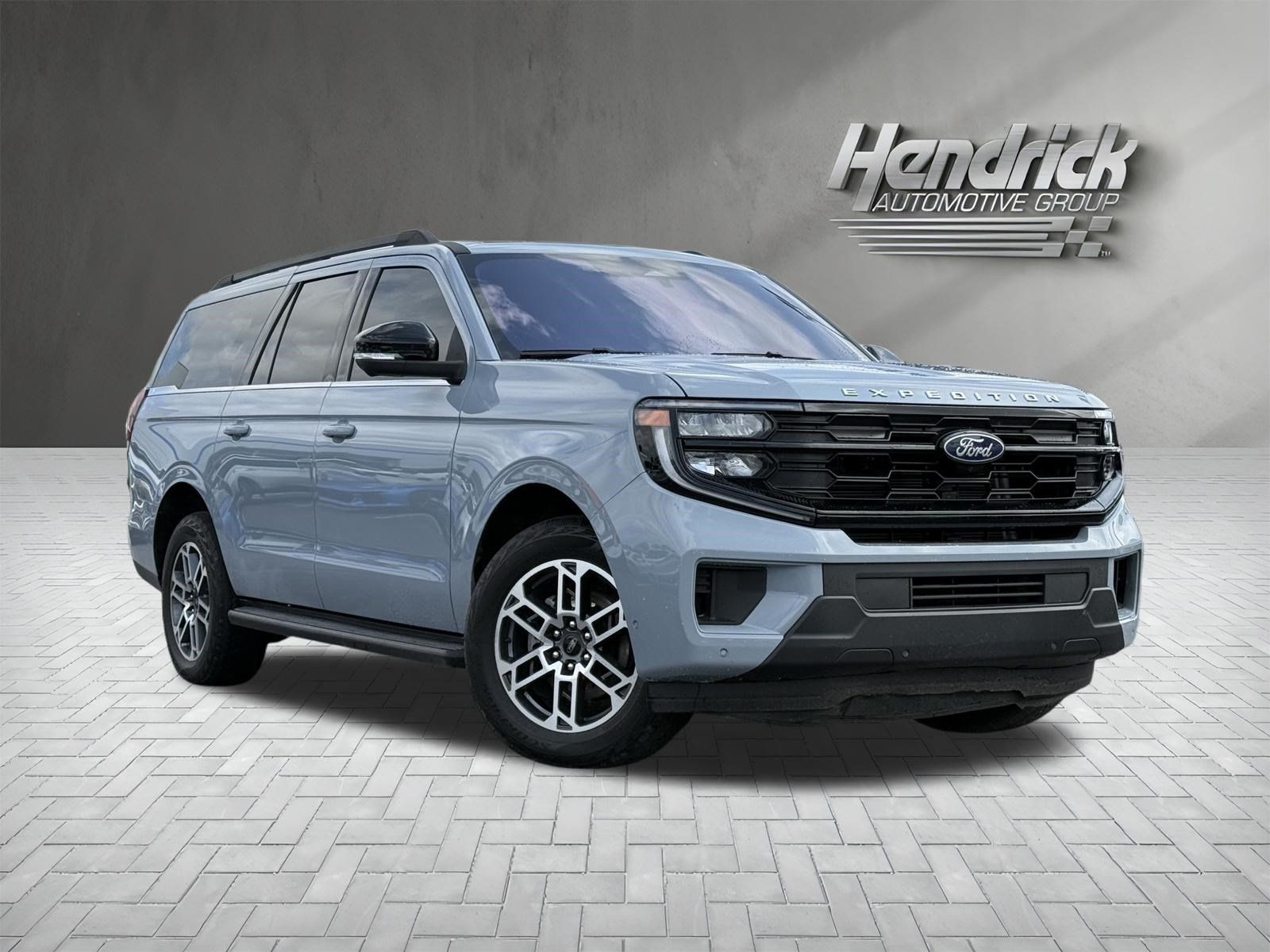 Used 2025 Ford Expedition Max Active AWD/4WD image 2