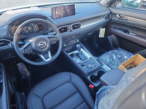New 2025 MAZDA CX-5 Signature image 6