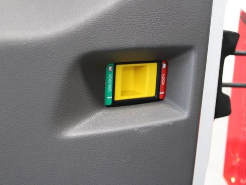 Used 2023 Ford Transit 350 XLT image 17