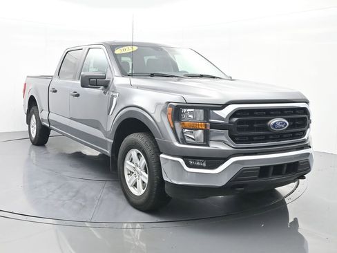 Used 2023 Ford F150 XLT w/ Trailer Tow Package image 4