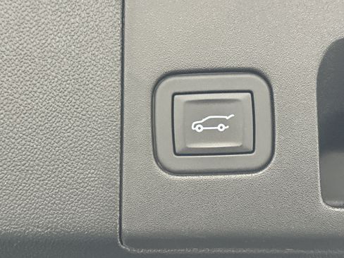 Used 2025 Cadillac XT5 Premium Luxury image 16