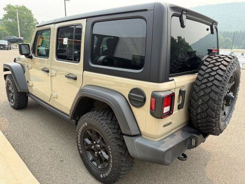 Used 2022 Jeep Wrangler Unlimited Sport AWD/4WD image 2