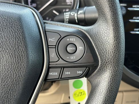 Used 2018 Toyota Camry LE FWD image 24