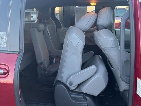 Used 2023 Toyota Sienna XLE image 28