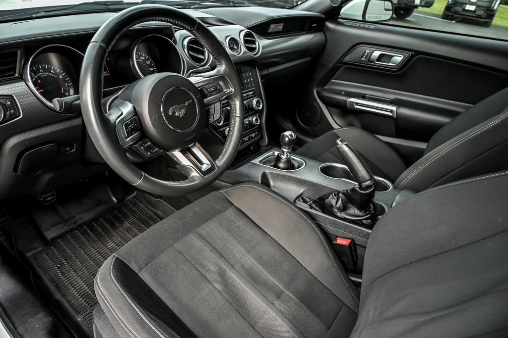 Used 2018 Ford Mustang GT w/ GT Performance Package RWD image 11