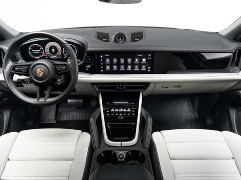 Used 2024 Porsche Cayenne Coupe AWD/4WD image 2