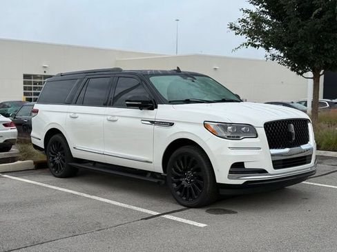 Used 2022 Lincoln Navigator L Black Label AWD/4WD image 3