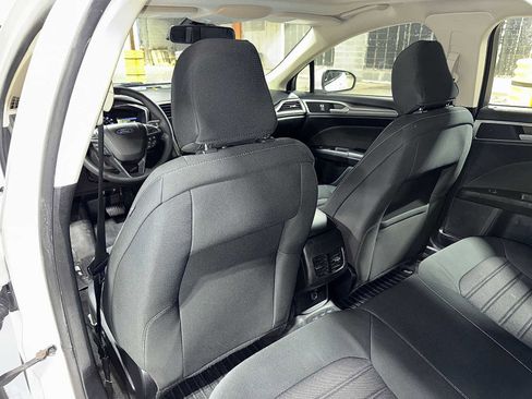 Used 2020 Ford Fusion SE image 29