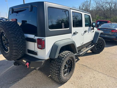 Used 2012 Jeep Wrangler Unlimited Sport image 11