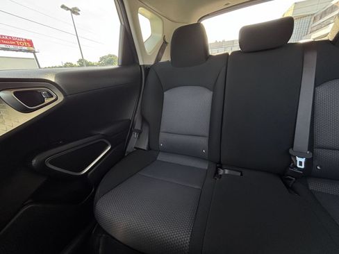 Used 2025 Kia Soul LX w/ LX Technology Package FWD image 37