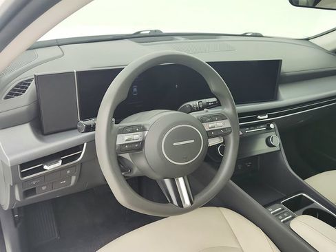 Used 2025 Hyundai Sonata SEL FWD image 13