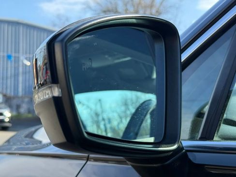 Used 2018 Volkswagen Tiguan SE AWD/4WD image 17
