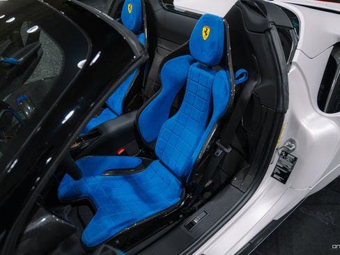 Used 2022 Ferrari SF90 Spider image 10