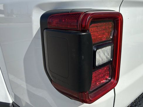Used 2021 Jeep Gladiator Sport AWD/4WD image 14