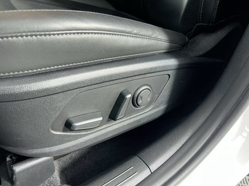 Certified 2024 Kia Sorento S FWD image 13