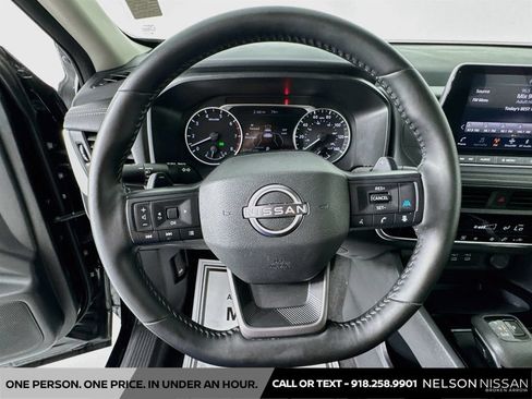 Certified 2025 Nissan Rogue SV FWD image 11