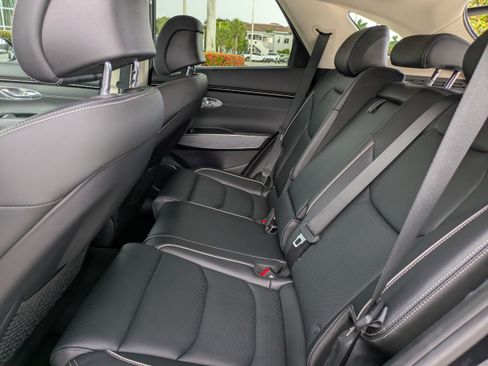 Certified 2022 Genesis GV70 2.5T w/ Advanced Package AWD/4WD image 13