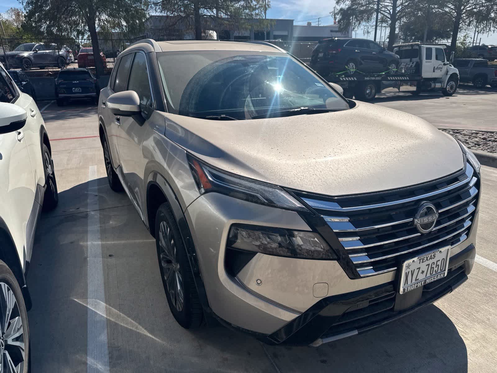 Used 2026 Nissan Rogue Platinum AWD/4WD image 3