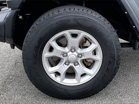 Used 2021 Jeep Wrangler Unlimited Islander image 28