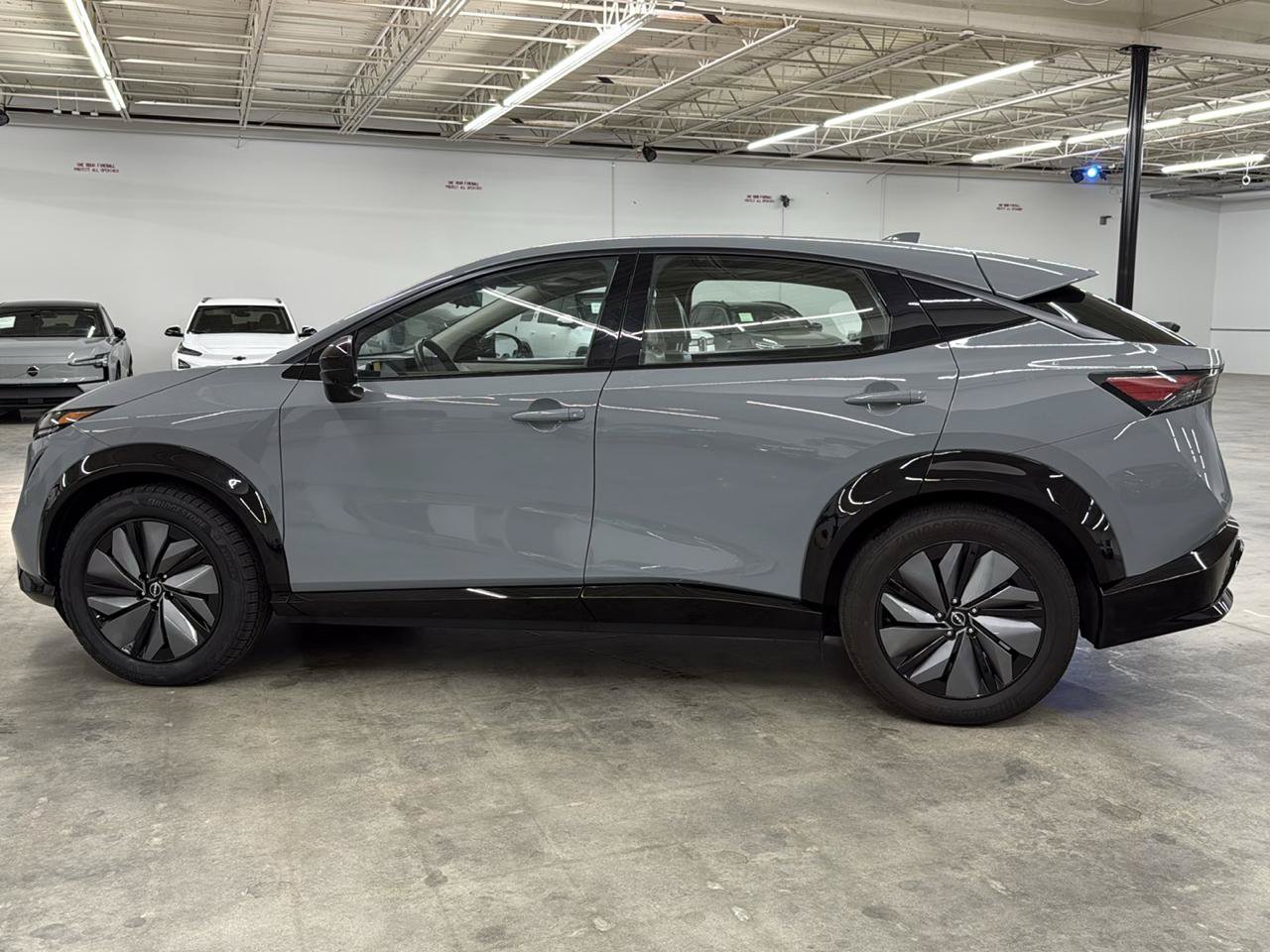 Used 2024 Nissan Ariya AWD image 11