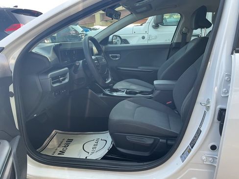 Used 2025 Kia K4 FWD image 8