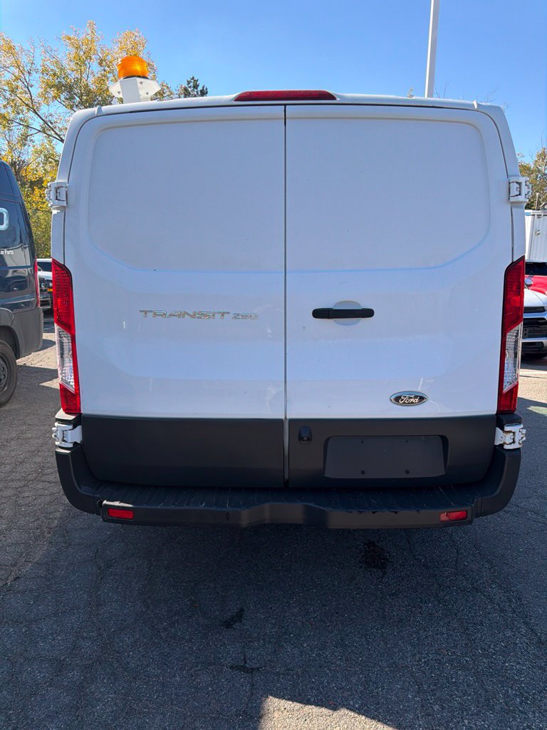 Used 2017 Ford Transit 250 130 Low Roof w/ Exterior Upgrade Package RWD image 6