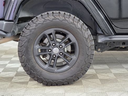 Used 2017 Jeep Wrangler Unlimited Sahara AWD/4WD image 42