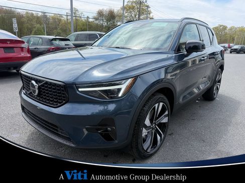 Used 2026 Volvo XC40 B5 Plus w/ Protection Package Premier AWD/4WD image 4