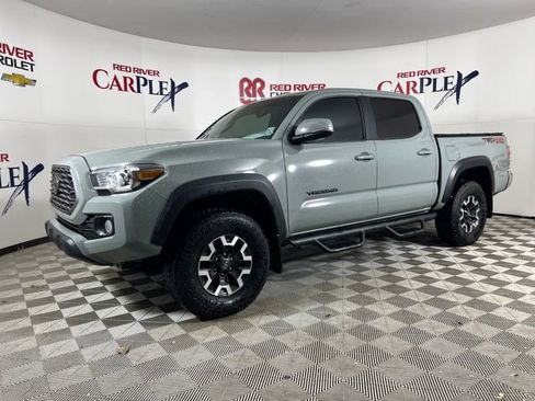 Used 2023 Toyota Tacoma TRD Off-Road image 3