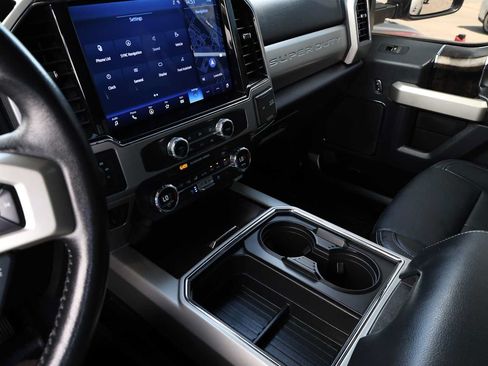 Used 2022 Ford F250 Lariat w/ Lariat Ultimate Package AWD/4WD image 21
