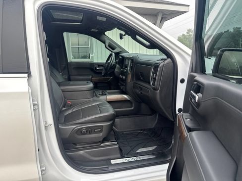 Used 2019 Chevrolet Silverado 1500 High Country w/ Technology Package AWD/4WD image 21