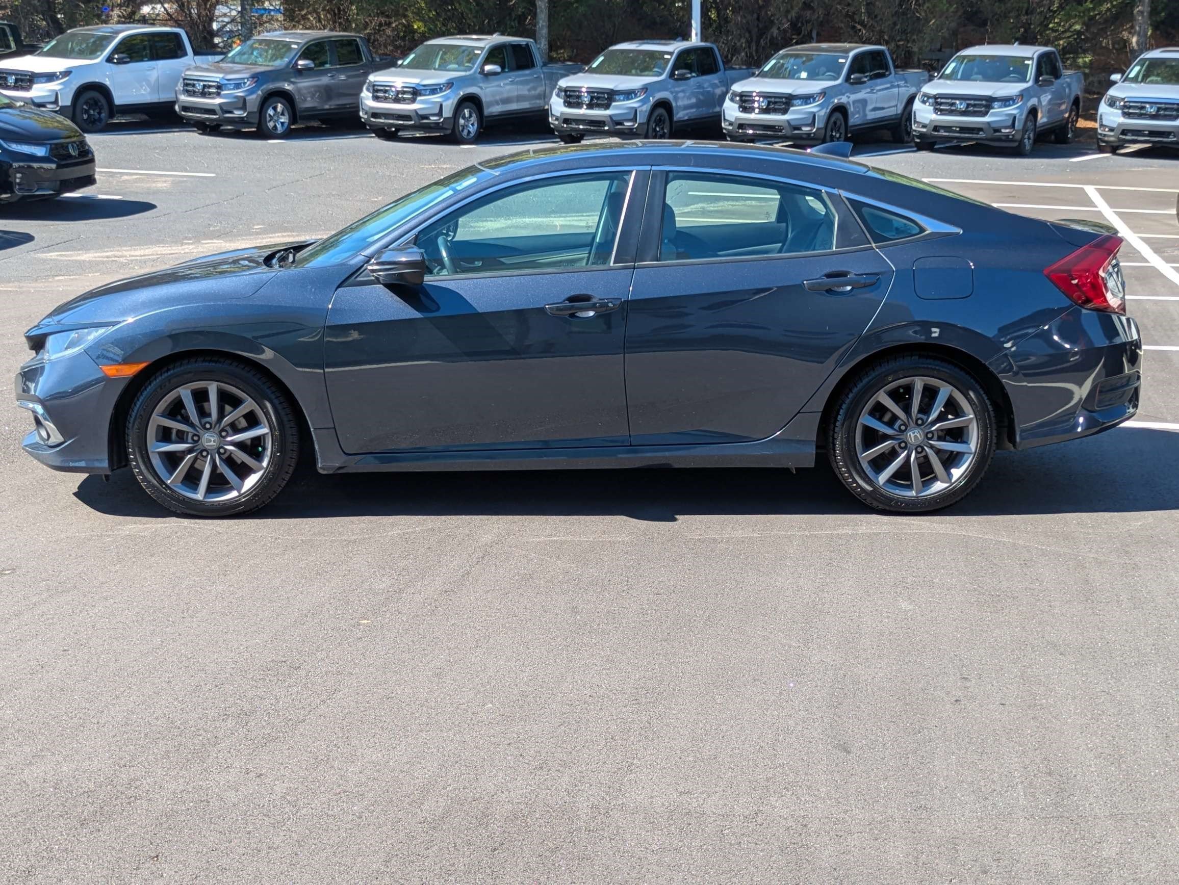 Used 2019 Honda Civic EX image 9
