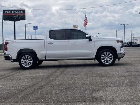 Used 2024 Chevrolet Silverado 1500 LT AWD/4WD image 2