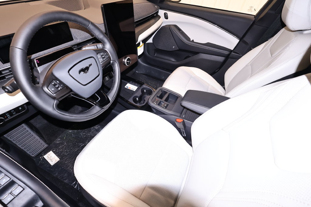 New 2026 Ford Mustang Mach-E Premium AWD/4WD image 31