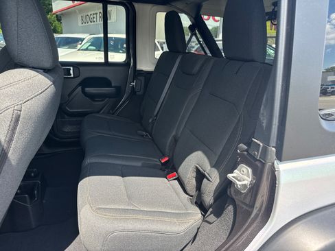 Used 2025 Jeep Wrangler Unlimited Sport AWD/4WD image 6