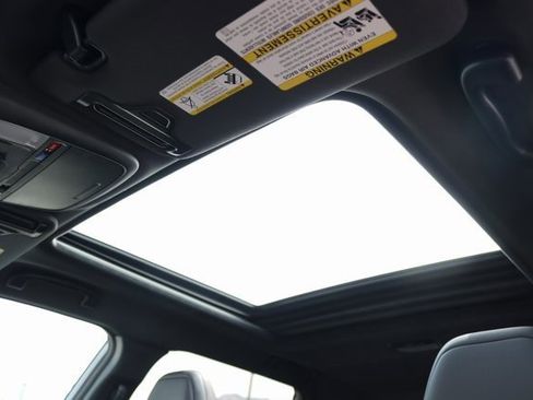 Used 2025 Subaru Forester Sport image 37