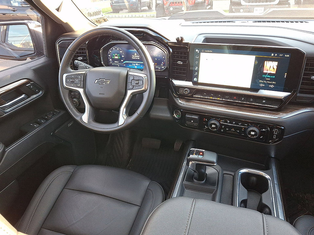 Used 2024 Chevrolet Silverado 1500 LT Trail Boss w/ LT Trail Boss Premium Package AWD/4WD image 15