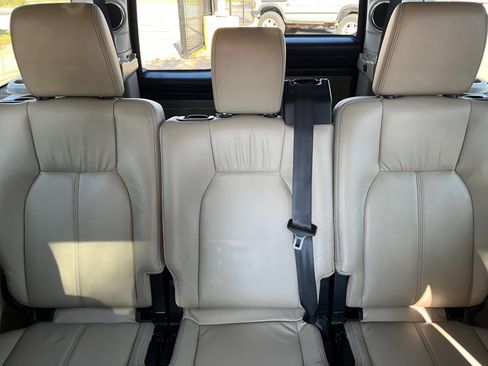 Used 2016 Land Rover LR4 HSE LUX image 41