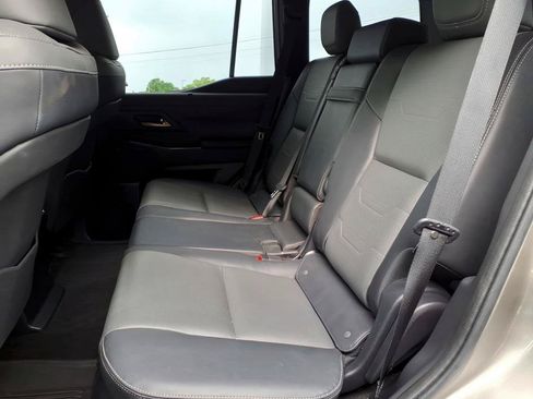 Used 2024 Lexus GX 550 w/ Accessory Package (2T) AWD/4WD image 13