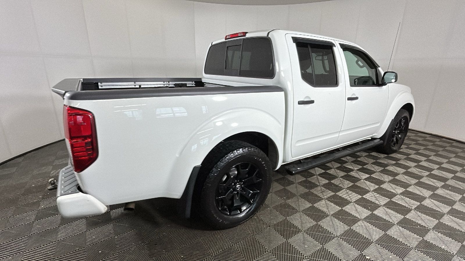 Used 2020 Nissan Frontier SV w/ Midnight Edition Floor Mats AWD/4WD image 3