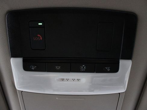 Used 2025 Nissan Altima 2.5 SV FWD image 19