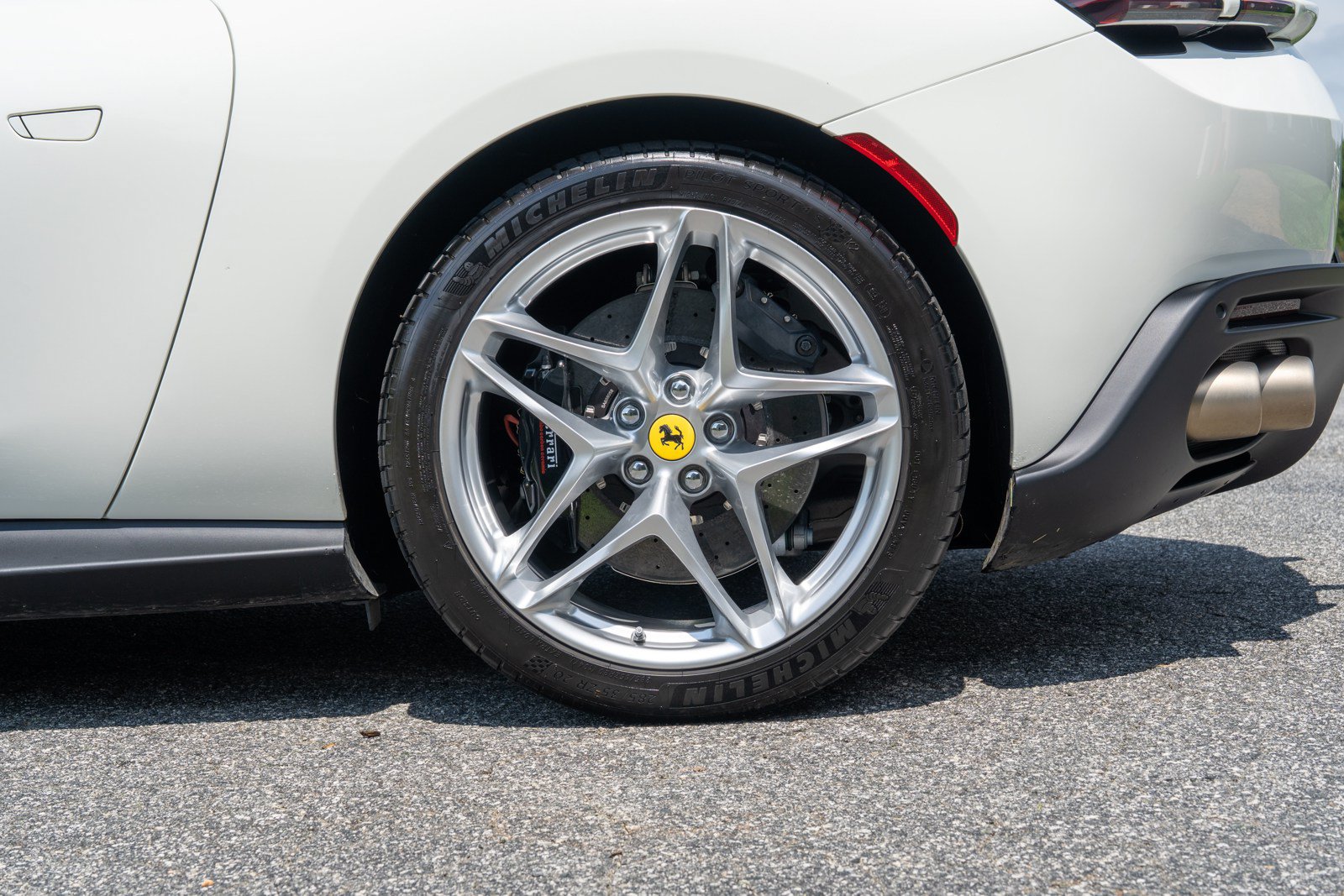 Used 2024 Ferrari Roma Spider RWD image 12