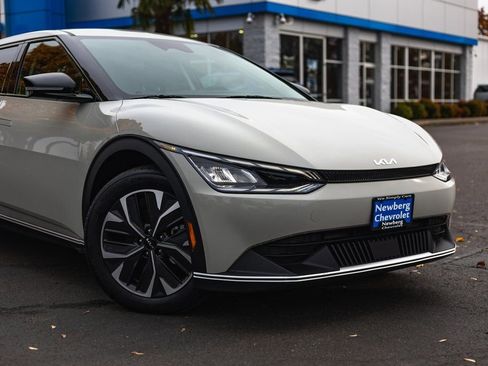 Used 2024 Kia EV6 Light image 3