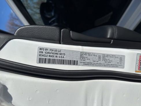 Used 2022 Jeep Grand Cherokee Laredo X image 30