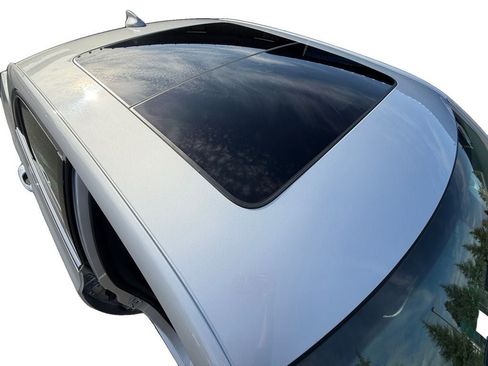 Used 2020 Chrysler 300 Limited RWD image 28