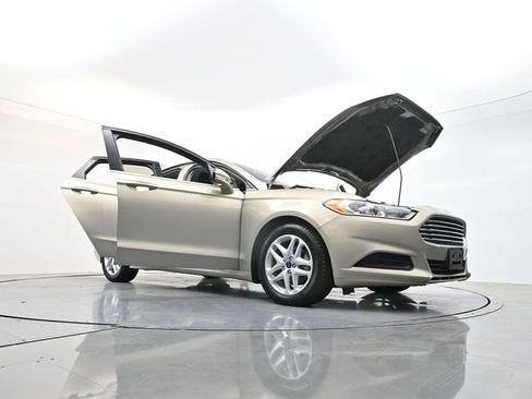Used 2016 Ford Fusion SE FWD image 47