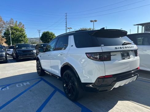 Certified 2025 Land Rover Discovery Sport Dynamic SE AWD/4WD image 4