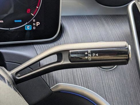 Used 2025 Mercedes-Benz CLE 300 4MATIC Coupe image 12