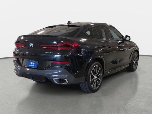 Used 2022 BMW X6 xDrive40i w/ M Sport Package image 5